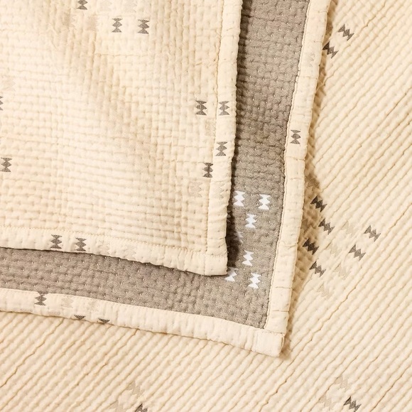 OPALHOUSE X JUNGALOW Gauze Matelasse Quilt and Sham Set Ivory Full/Queen NWT - Picture 3 of 4